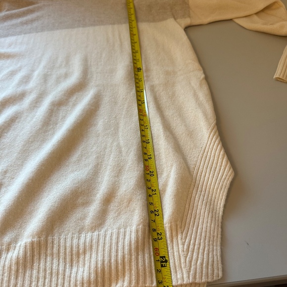 Ann Taylor Colorblock Turtleck 100% Cashmere Sweater | Size XS - Picture 7 of 7